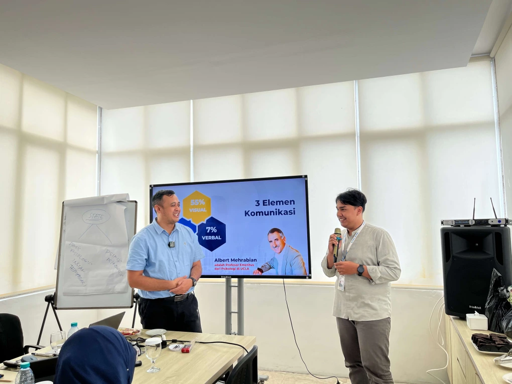 pelatihan communication skill dalam lingkungan kerja profesional