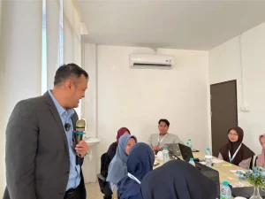 contoh komunikasi efektif di tempat kerja